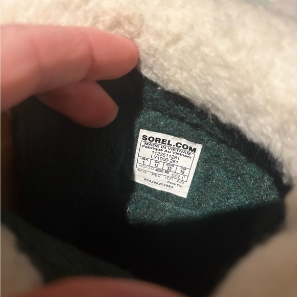 Sorel Kids Tan and Black Winter Boots Wool Caribou Size 1Y - Picture 5 of 9